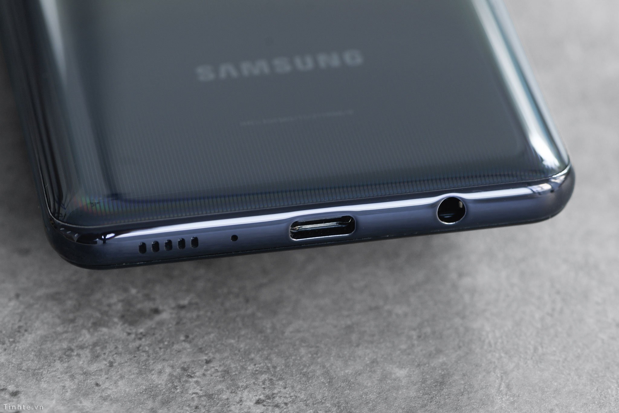 Samsung sử dụng cổng sạc Type C và giữ nguyên jack tai nghe 3.5 truyền thống