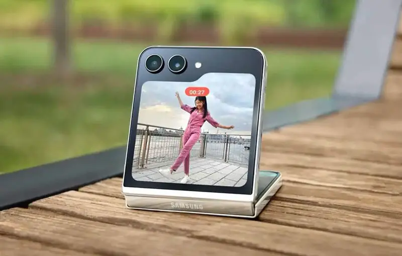 Màn hình Flex Window là điểm nhấn của Galaxy Z Flip 5 